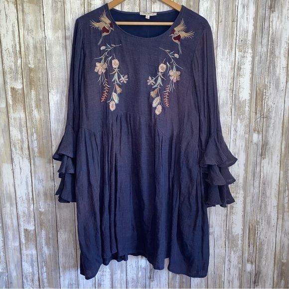 Umgee Dresses & Skirts - Umgee Navy Flare Sleeve Embroidered Dress